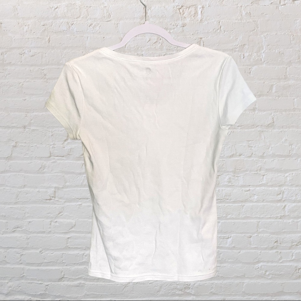 Tommy Hilfiger Women's V-Neck Short Sleeve Shirt - Picture 2 of 4